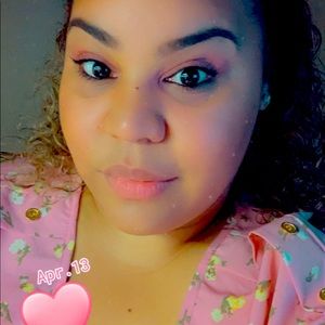 Meet your Posher, Abigail